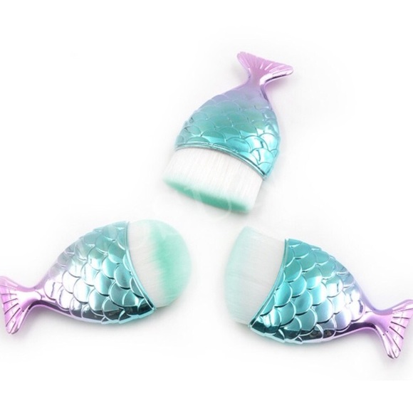 🧜♀️ Mermaid Tail Makeup Contouring Brush Aqua - Picture 2 of 3